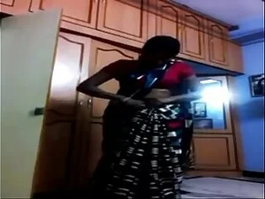 Indian beauty Swathi Naidu in a steamy telugu glue video, getting down and dirty.