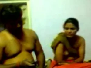 पंजाबी आदमी भारतीय सौंदर्य के साथ संभोग में मास्टर